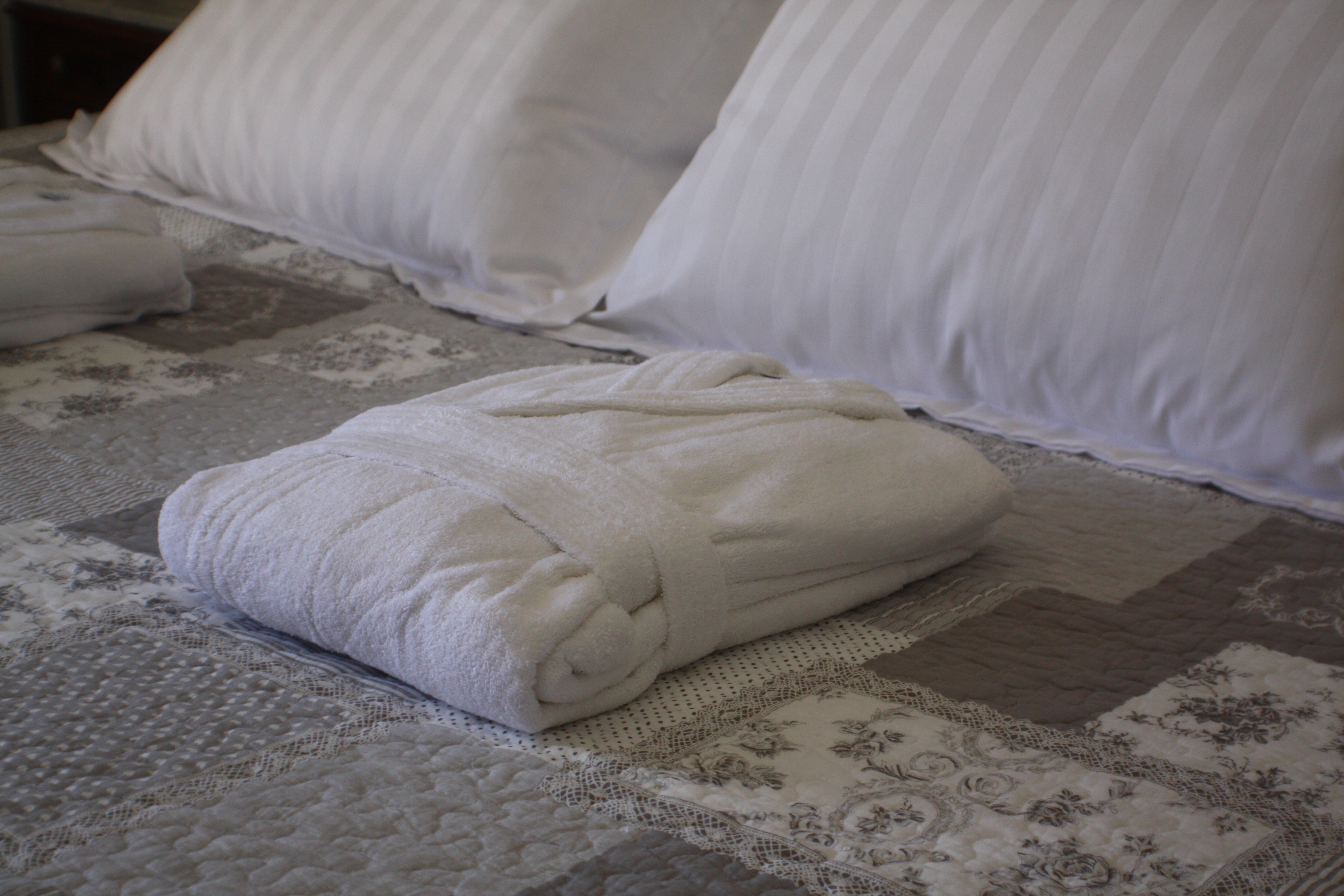 complimentary robes_6085 Maison de Mallast Bed and Breakfast Montolieu